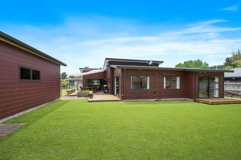 Photo of property in 7 Lakemere Way, Kinloch, Taupo, 3377