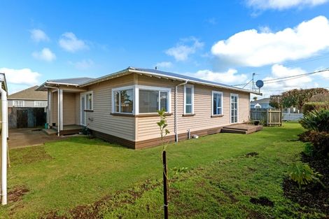 Photo of property in 52 Dixon Avenue, Hawera, 4610