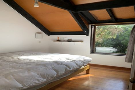 Photo of property in 2b Pitoitoi Road, Days Bay, Lower Hutt, 5013