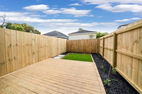 Photo of property in 8/60 Yeovil Road, Te Atatu Peninsula, Auckland, 0610
