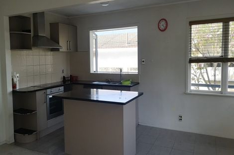 Photo of property in 14 Mirovale Place, Totara Vale, Auckland, 0629