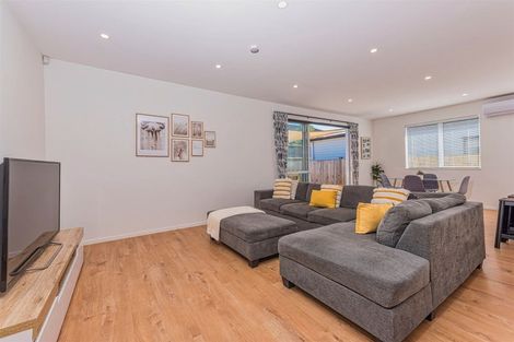 Photo of property in 5 Ropere Street, Kumeu, 0810