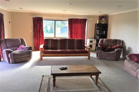 Photo of property in 114 Pitt Avenue, Clendon Park, Auckland, 2103