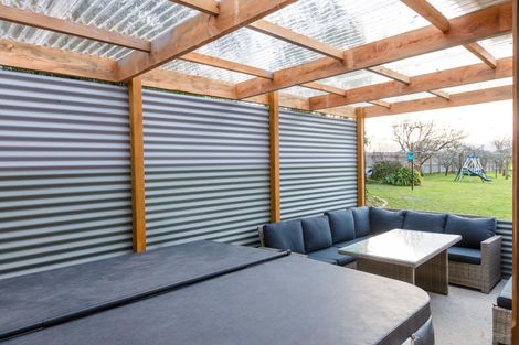 Photo of property in 58 Timaru Road, Waimate, 7924