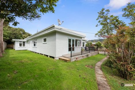 Photo of property in 42 Manuka Street, Stokes Valley, Lower Hutt, 5019