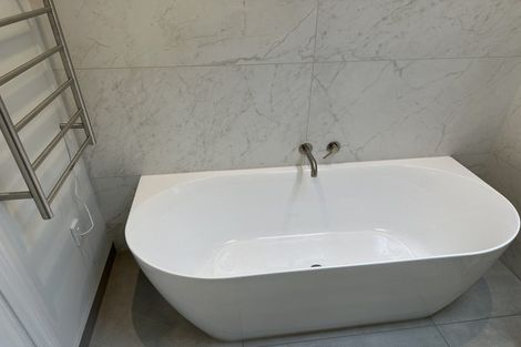 Photo of property in 163 Marine Parade, Seatoun, Wellington, 6022