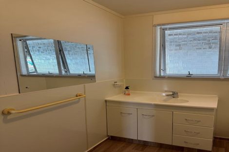 Photo of property in 10 Camphora Place, Ranui, Auckland, 0612