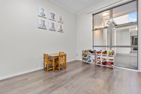 Photo of property in 15 The Track, Takanini, 2112