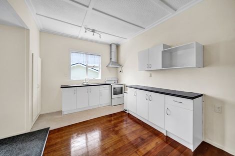 Photo of property in 57 Pioneer Road, Moturoa, New Plymouth, 4310