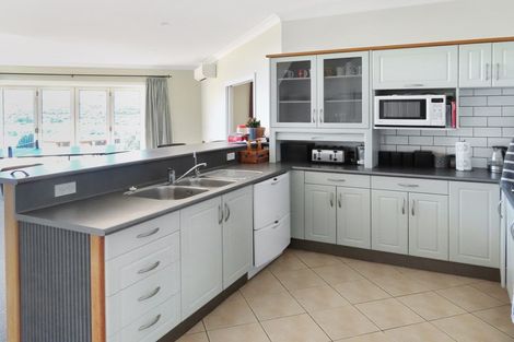 Photo of property in 8 Mccarthy Grove, Clouston Park, Upper Hutt, 5018