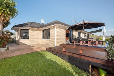 Photo of property in 14 Solander Drive, Welcome Bay, Tauranga, 3112