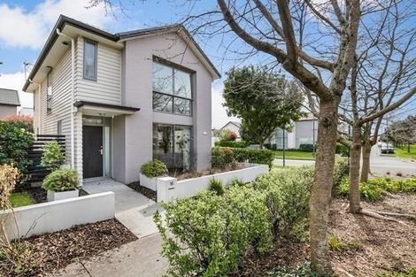 Photo of property in 16 Windfola Parkway, Takanini, 2112