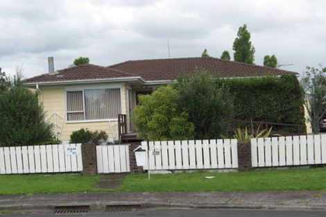 Photo of property in 25 Tomintoul Place, Highland Park, Auckland, 2010
