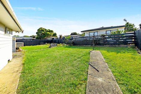 Photo of property in 14 Frobisher Way, Clendon Park, Auckland, 2103