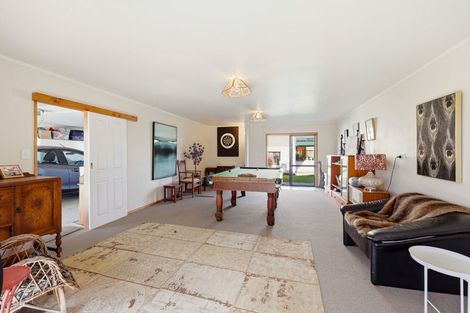 Photo of property in 166 Torkar Road, Clarks Beach, 2122