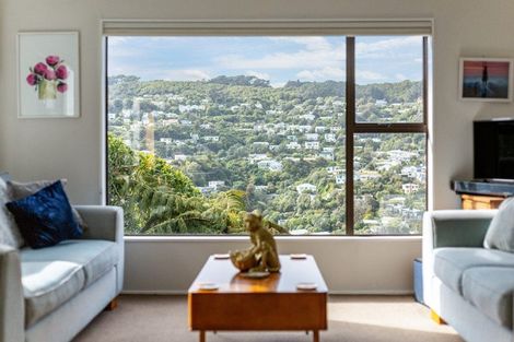 Photo of property in 25 John Witton Drive, Crofton Downs, Wellington, 6035