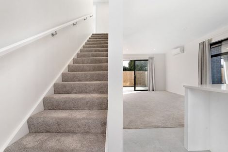 Photo of property in 2/60 Sandwich Road, Saint Andrews, Hamilton, 3200