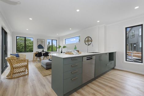 Photo of property in 2/18 Pickering Crescent, Chedworth, Hamilton, 3210