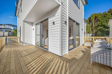 Photo of property in 48 Lewisham Street, Highland Park, Auckland, 2010