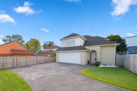 Photo of property in 2/17 Headcorn Place, Botany Downs, Auckland, 2010