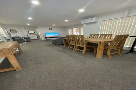 Photo of property in 40 Baverstock Road, Flat Bush, Auckland, 2016