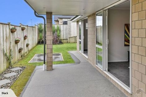 Photo of property in 9 Tongeren Square, Karaka, Papakura, 2113