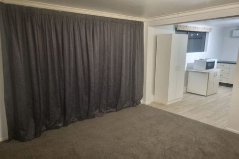 Photo of property in 102 Saddleback Rise, Murrays Bay, Auckland, 0630