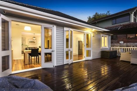 Photo of property in 18 Glade Place, Birkenhead, Auckland, 0626