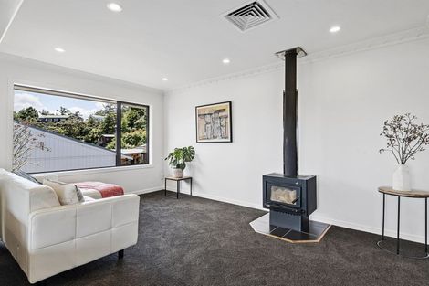 Photo of property in 4 Pluto Place, Beach Haven, Auckland, 0626