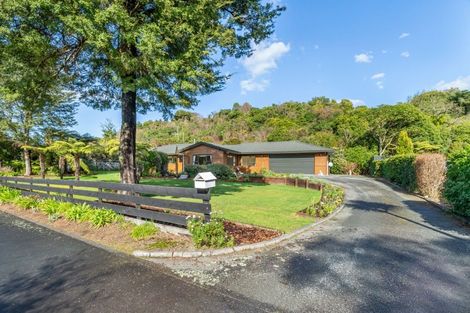Photo of property in 13 Carlow Grove, Birchville, Upper Hutt, 5018