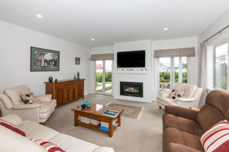 Photo of property in 44 Percy Berry Place, Havelock North, 4130