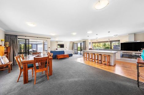 Photo of property in 52 School Road, Riverhead, 0820