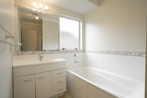 Photo of property in 52 Milson Drive, Papakura, 2110