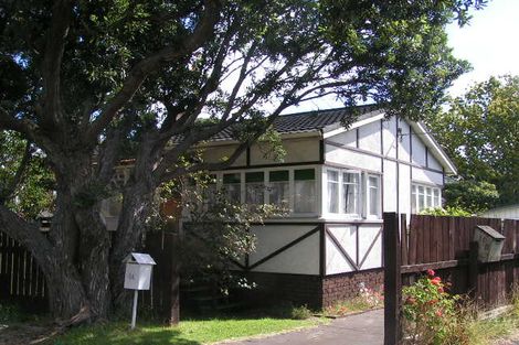 Photo of property in 14 Sulphur Beach Road, Northcote Point, Auckland, 0627