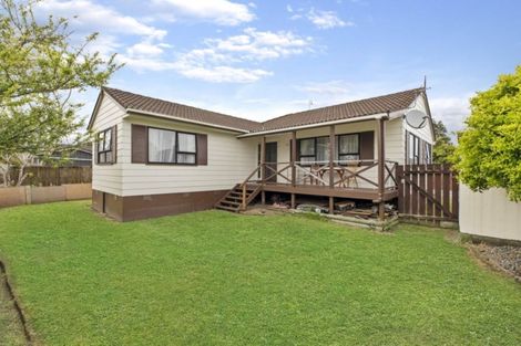 Photo of property in 2/5 Pureora Place, Clendon Park, Auckland, 2103