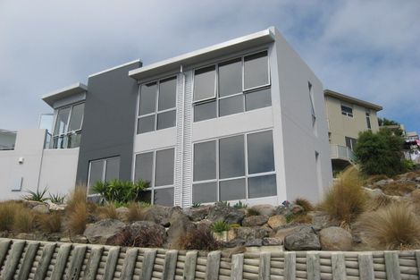 Photo of property in 2 Rifleman Lane, Redcliffs, Christchurch, 8081