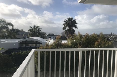 Photo of property in 1/37 Parr Terrace, Castor Bay, Auckland, 0620
