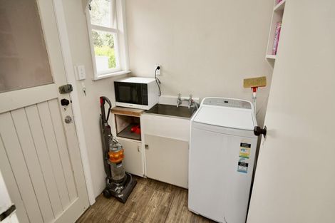 Photo of property in 9 Manawatu Street, Hokowhitu, Palmerston North, 4410