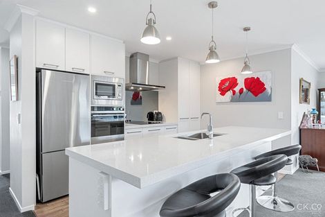 Photo of property in 12 Passchendaele Grove, Trentham, Upper Hutt, 5018