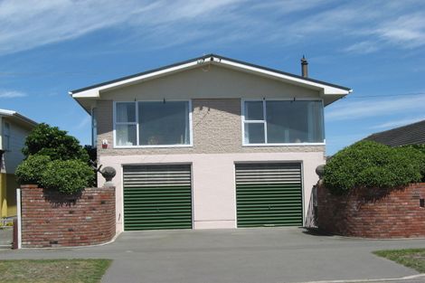 Photo of property in 406 Marine Parade, South New Brighton, Christchurch, 8062