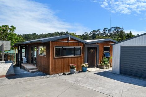 Photo of property in 633 Swanson Road, Swanson, Auckland, 0612