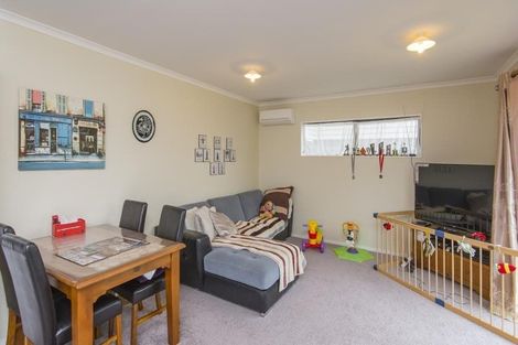 Photo of property in 14 Cresswell Place, Johnsonville, Wellington, 6037