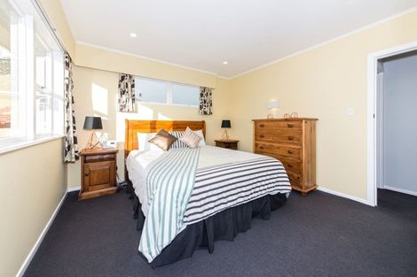 Photo of property in 1/6 Murray Road, Te Atatu Peninsula, Auckland, 0610