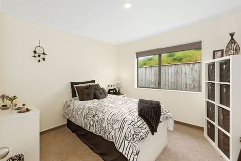 Photo of property in 17 Sams Way, Raumati South, Paraparaumu, 5032