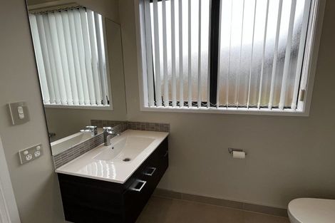 Photo of property in 2 Makaka Lane, Silverdale, 0932