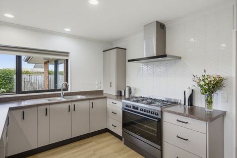 Photo of property in 20 Gandalf Crescent, Paraparaumu, 5032