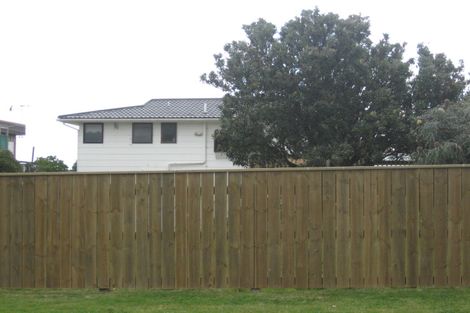 Photo of property in 1 Somerset Grove, Waitarere Beach, Levin, 5510