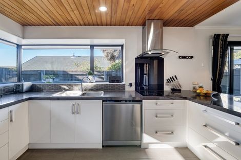 Photo of property in 2/100 Proctor Street, Papanui, Christchurch, 8053