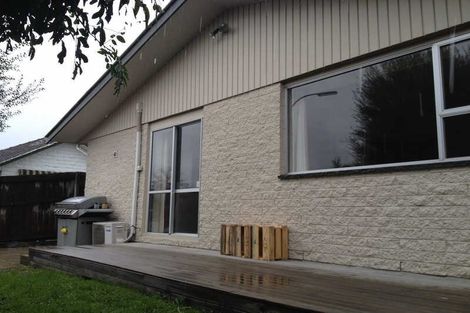 Photo of property in 1/28 Guinness Crescent, Ilam, Christchurch, 8041