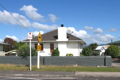 Photo of property in 52 Strid Road, Te Atatu South, Auckland, 0610